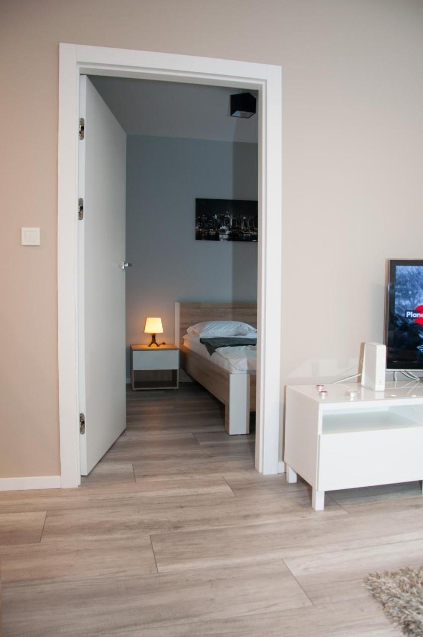 Apartament Cybernetyki Mokotow ワルシャワ エクステリア 写真