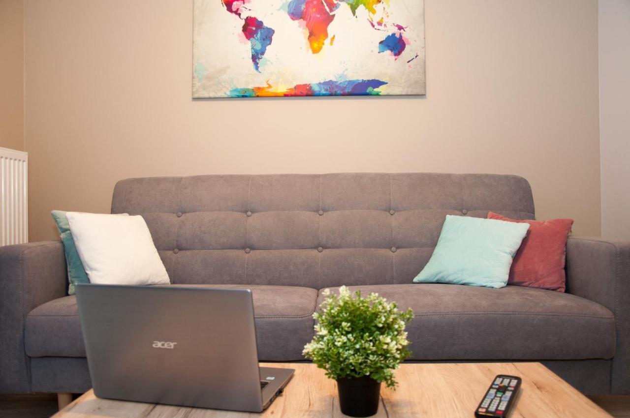 Apartament Cybernetyki Mokotow ワルシャワ エクステリア 写真